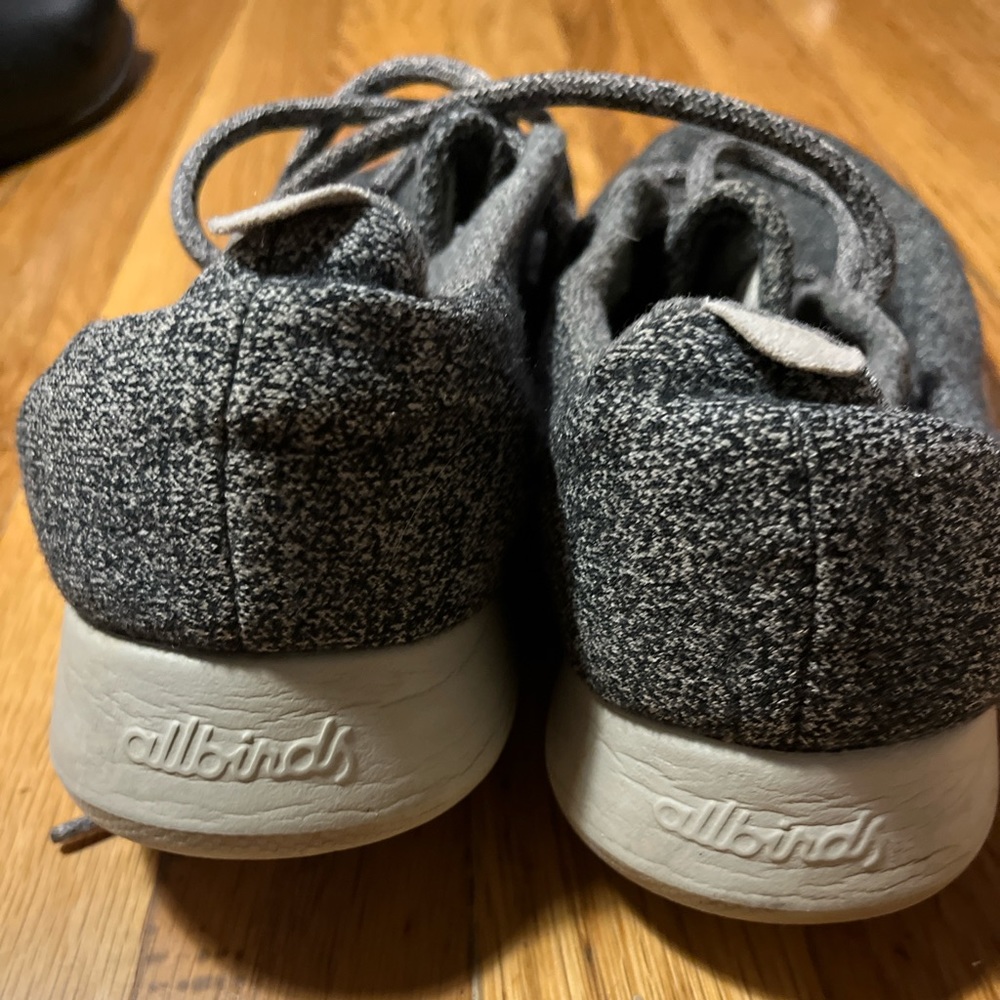 All birds wool runners size 10 women’s dark grey